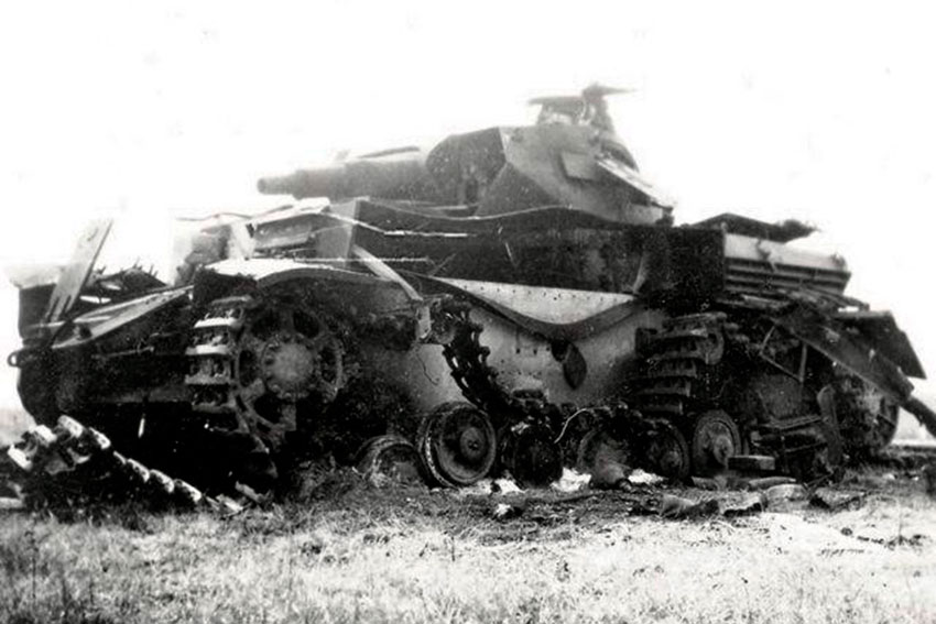 Pz.Kpfw.IV был в боях 1940 года, 2-фунтовые перфорированные «четверки»...