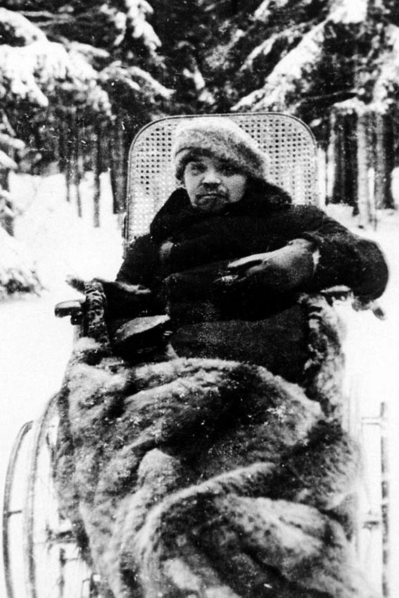 В.И.Ленин в последние недели жизни, 1924 год.