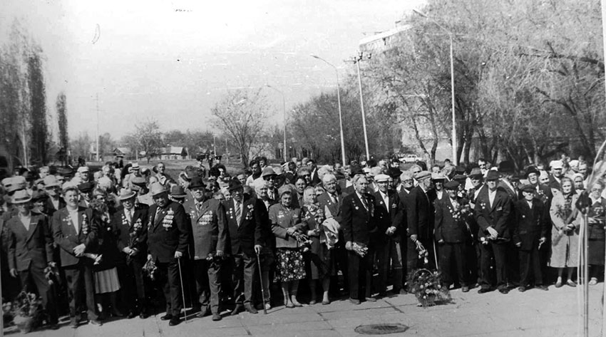 Открытие памятника. Фото М. Глыжева, 24 мая 1985 год.