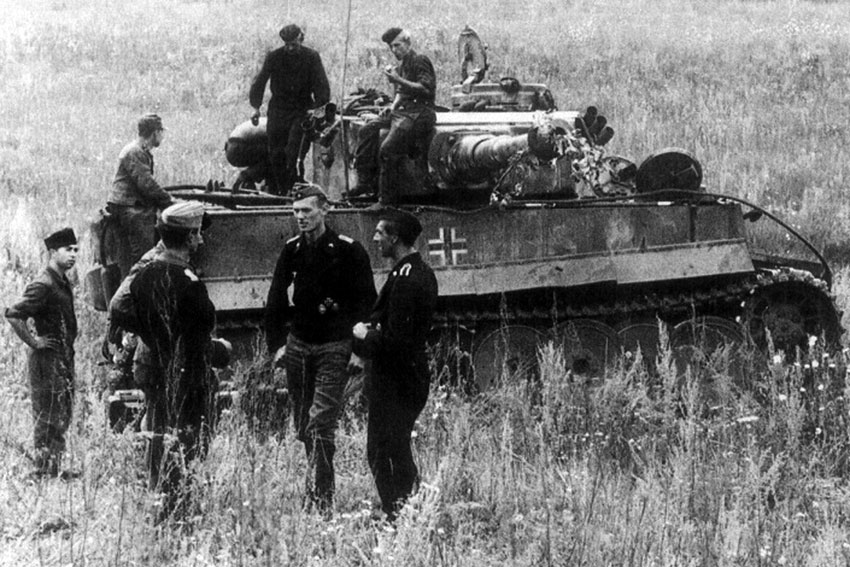 PZ-.Kpfw.-VI «Тигр» (№ 123, лейтенант-командир Линсера) 503-й тяжелый... PZ-.Kpfw.-VI «Тигр» (№ 123, лейтенант-командир Линсера) 503-й тяжелый...