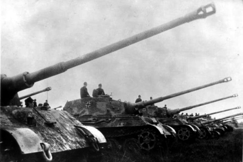 Последний парад танков, 1944 год.