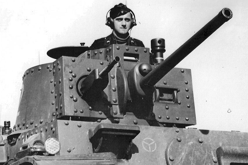 На базе шасси PzKpfw 38(t) были построены различные артиллерийские...