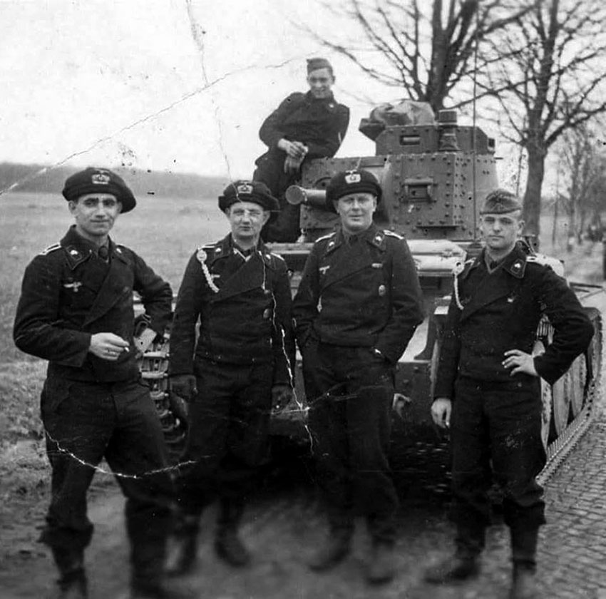 Экипаж танка Pzkpfw 38(t) .
