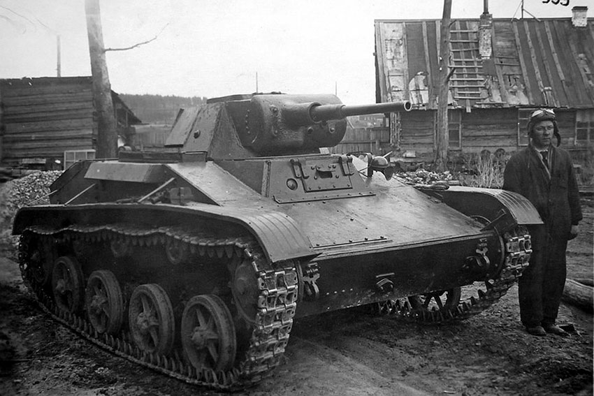 Основным вооружением Т-70 была 45-мм пушка 20-К. В боекомплект...