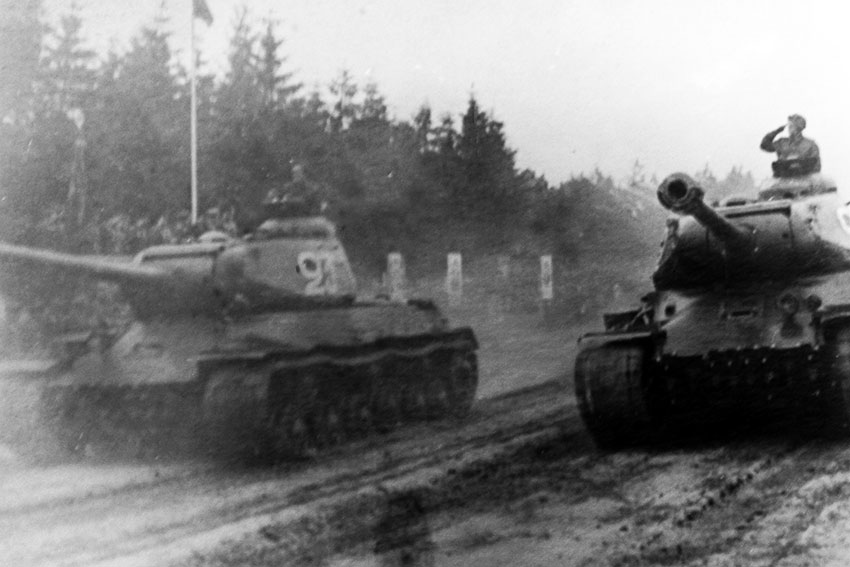 ИС-2. 29-й отдельный гвардейский тяжелый танковый Львовский...