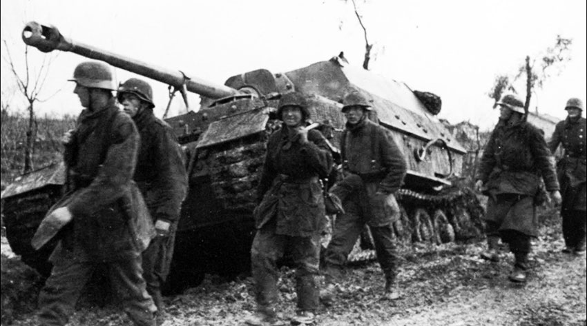 На дорогах войны.