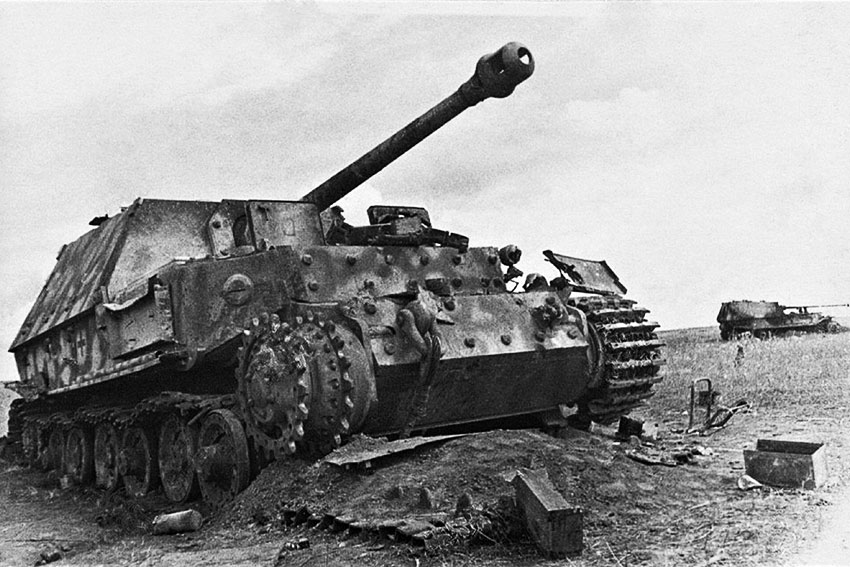 Зимой 1943 года оставшиеся «Фердинанды» (около 50 машин) были...