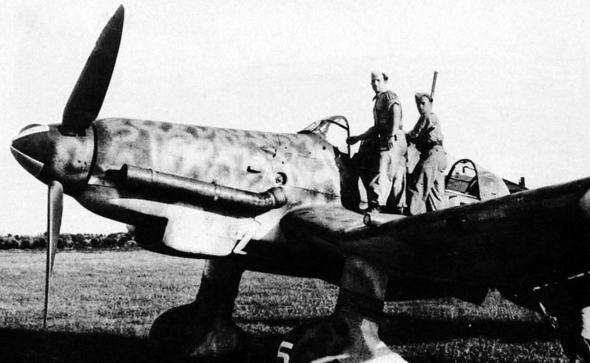 ночного бомбардировщика Юнкерс Ju-87D-7. Италия, Эмилия, аэродром...