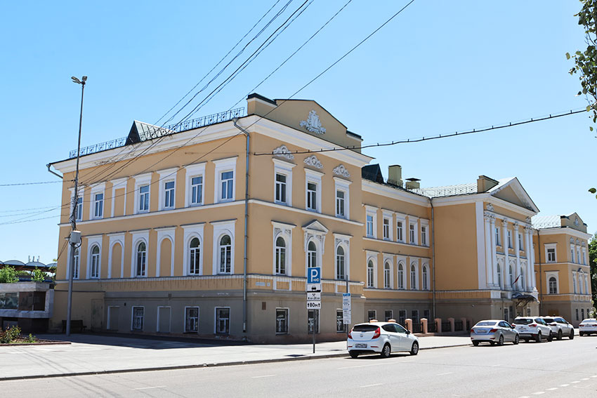 Здание присутственных мест (Саратовский областной колледж искусств) — Саратов, улица Радищева, 22