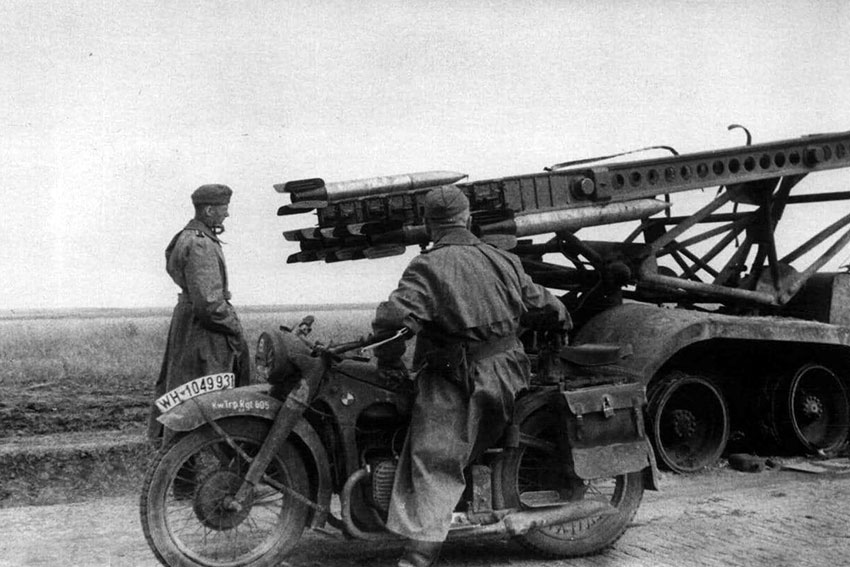 Первая "Катюша" попала к фашистам в августе 1941 г. 

Об этом...