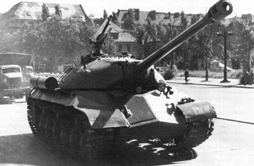 Колонна из 52 советских тяжелых танков ИС-3 из состава 2-й...