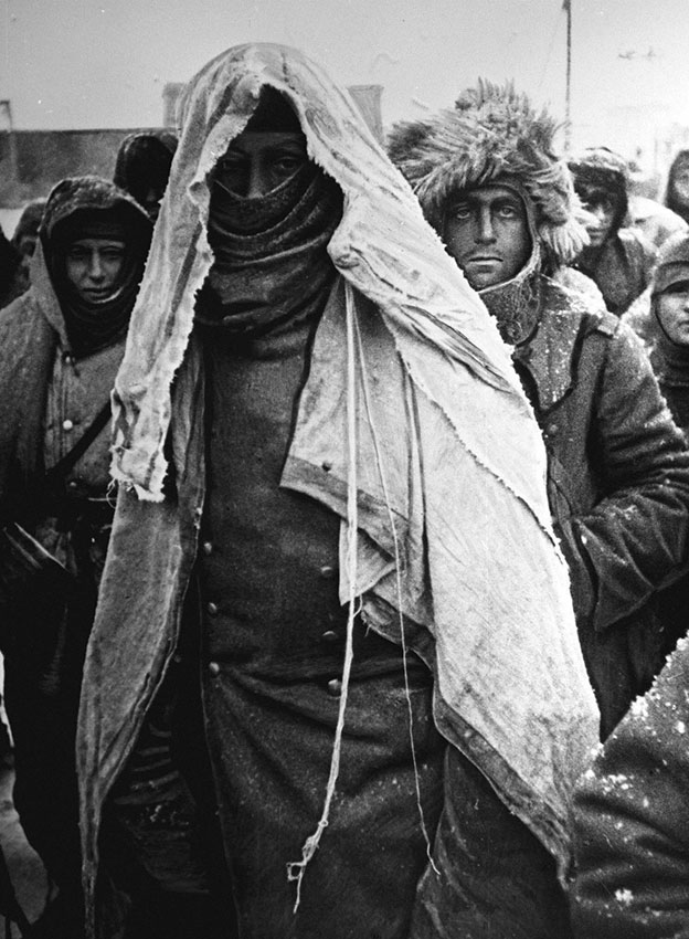 Немецкие пленные в Сталинграде в феврале 1943 года. Отвоевались