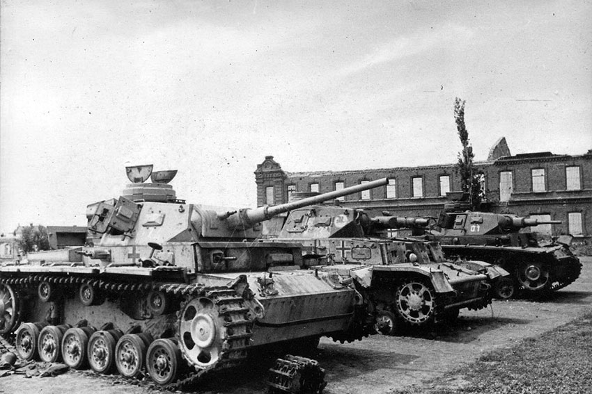 После битвы. Трофеи. Фото 1943 год.