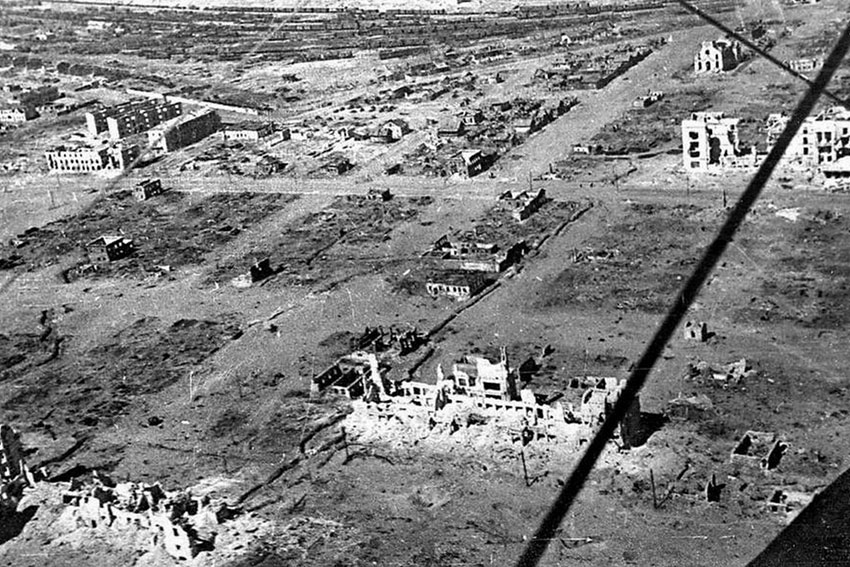Город Сталинград после битвы. Фото 1943 год.
