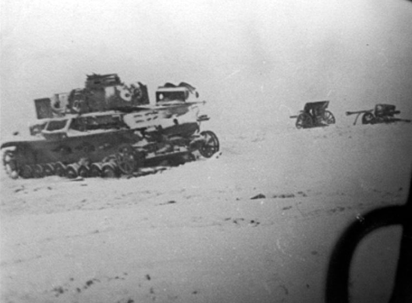 Брошенная немецкая техника после битвы. Фото 1943 год.