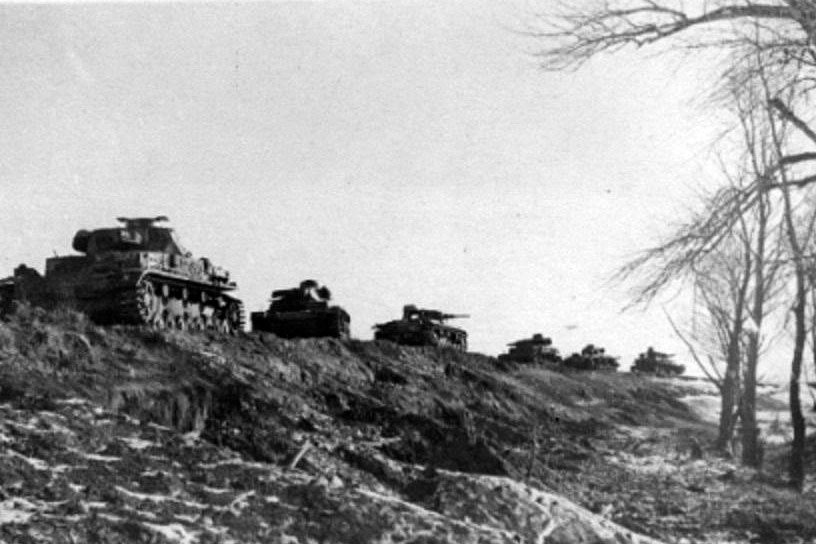 Брошенная немецкая техника после битвы. Фото 1943 год.