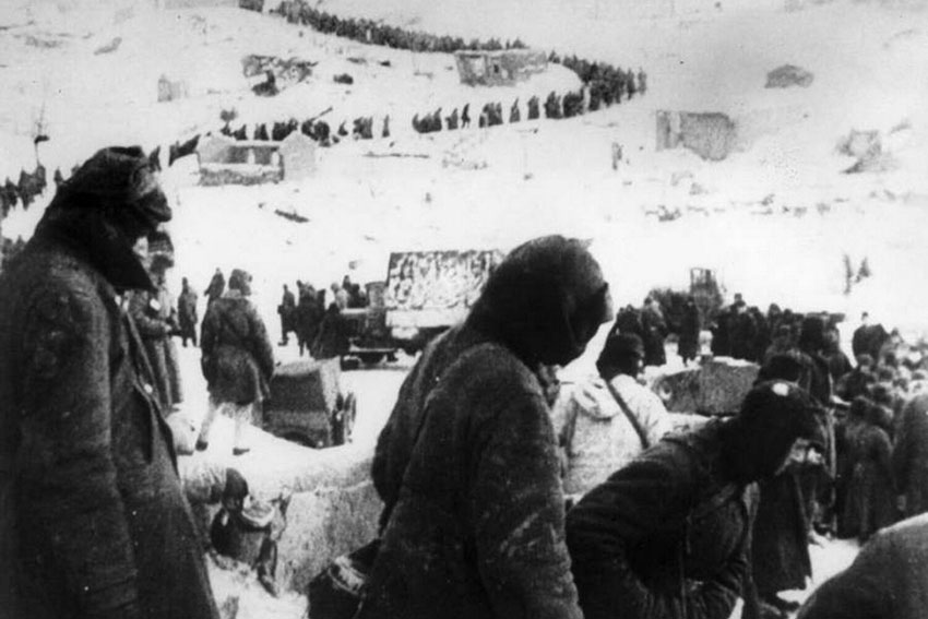 Сталинградская битва закончилась капитуляцией 6-й немецкой...