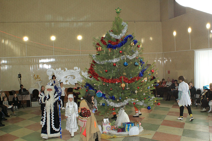 Городской дом культуры провёл новогодние утренники в новом...